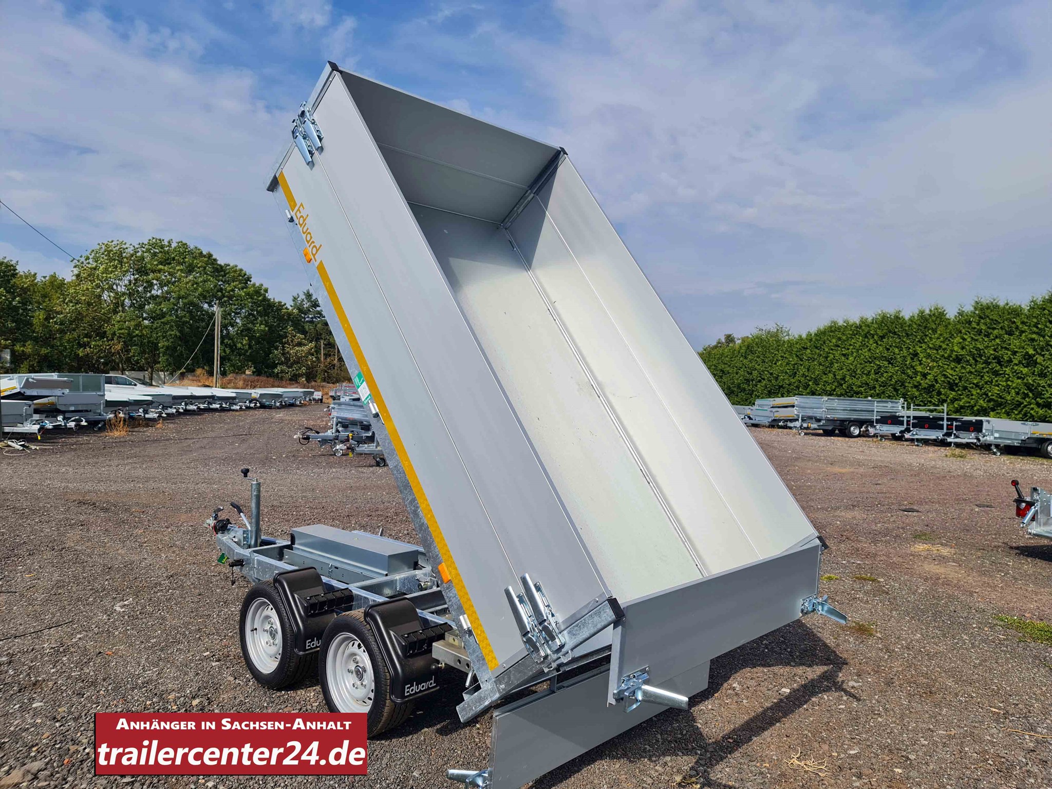 Bild von 2.7t - Heckkipper 2,60 x 1,50m mit Schienen und Aufsatzbordwänden pendelbar