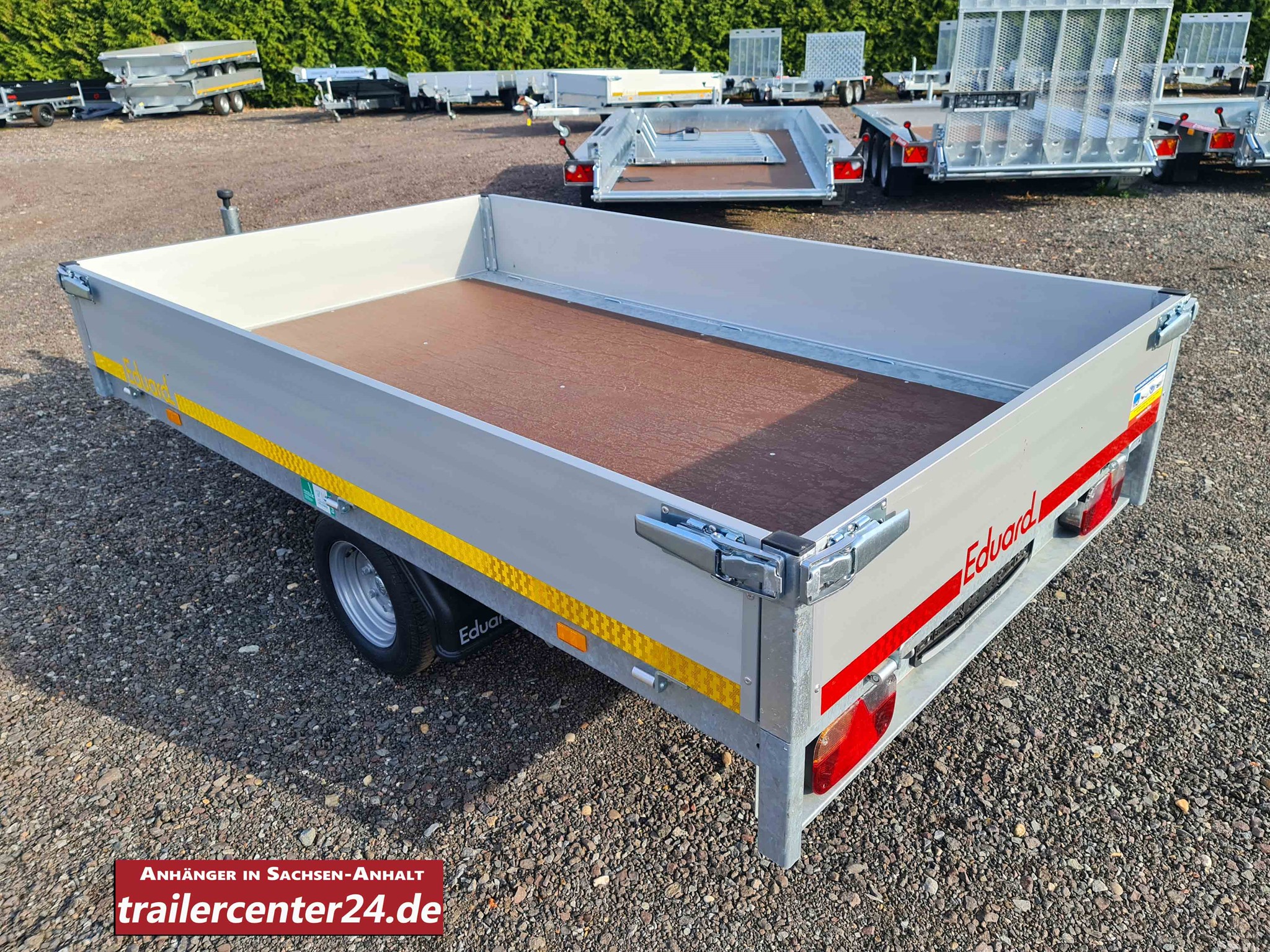 Bild von 1.350 kg - 1-Achser Allzweckanhänger 2,60 x 1,50m gebremst