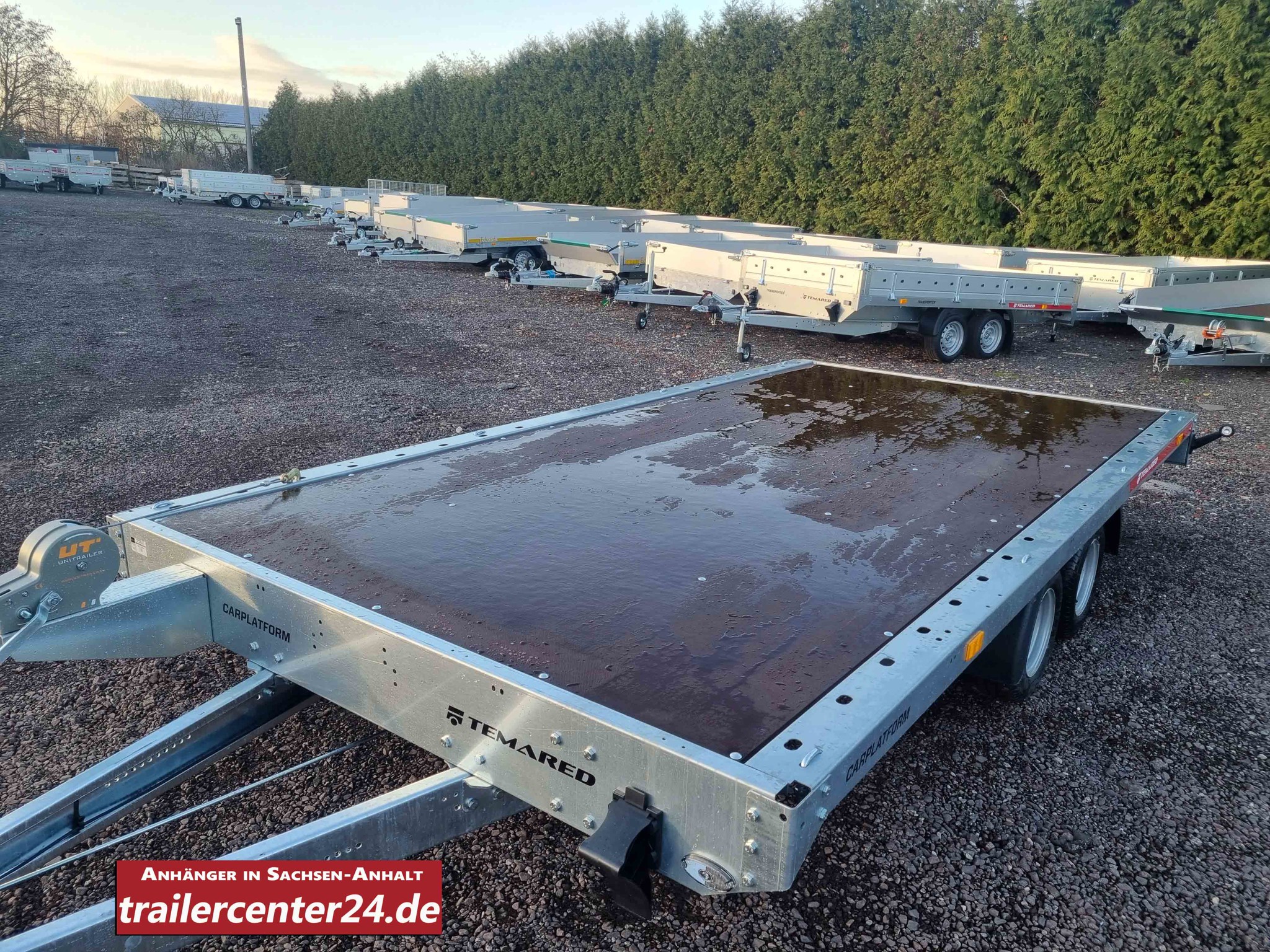 Bild von 2.7t - Carplattform 4 x 2m m. Schienen, Winde & Siebdruckplatte
