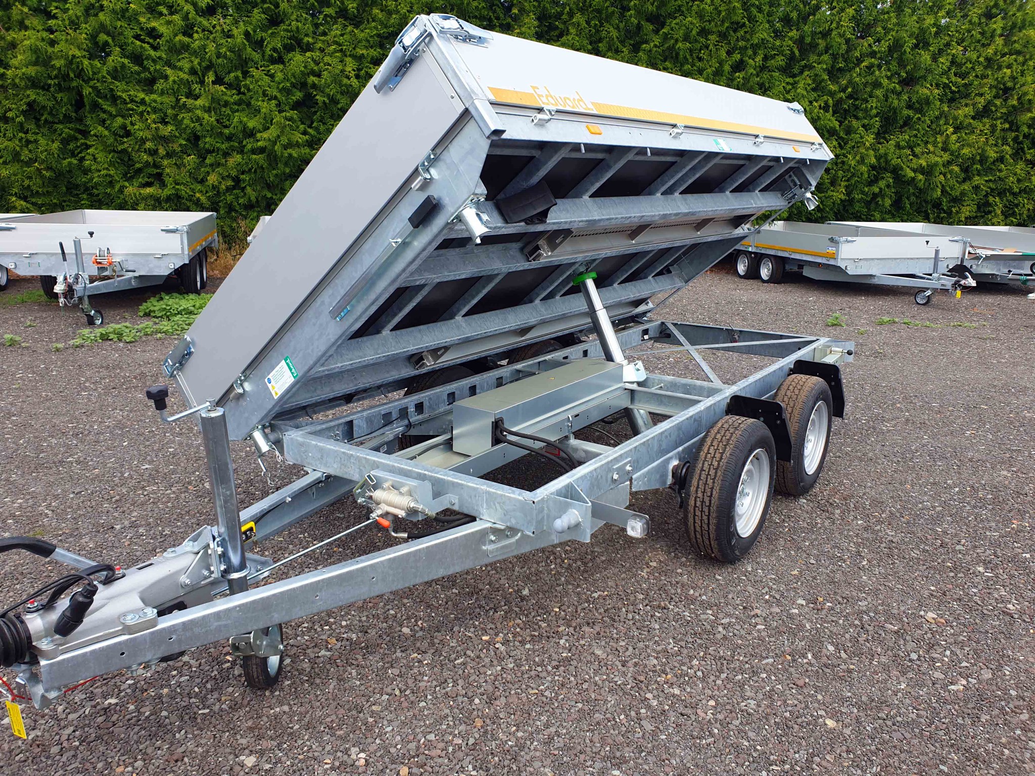Bild von 3.5t - 3-Seiten-Kipper 3,30 x 1,80m