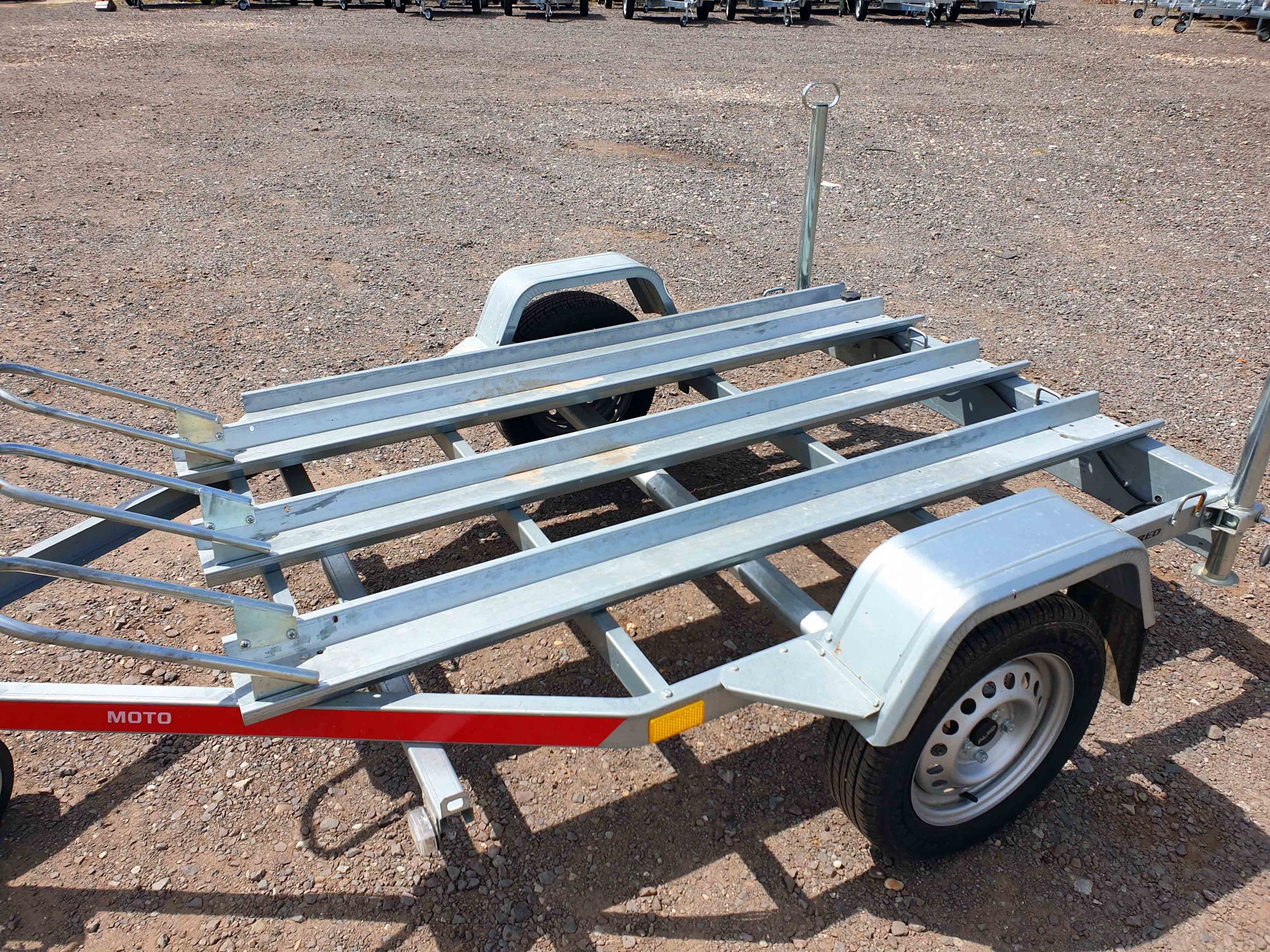 Bild von Mietanhänger Moto 3 750 kg - 2.20 x 1.55m für 3 Motorräder