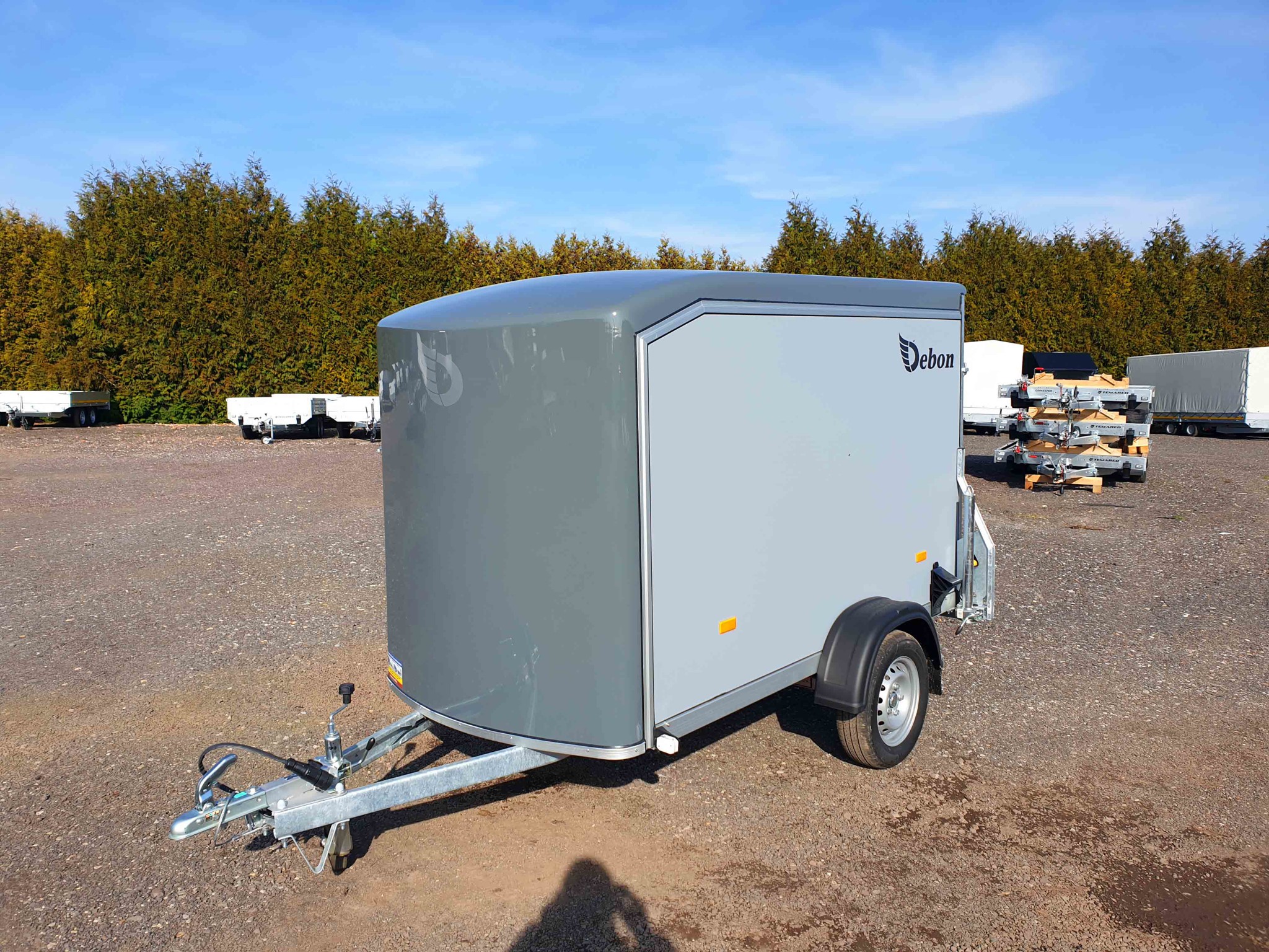 Bild von Debon Roadster C255 ungebremst Aerodynamischer Kofferanhänger